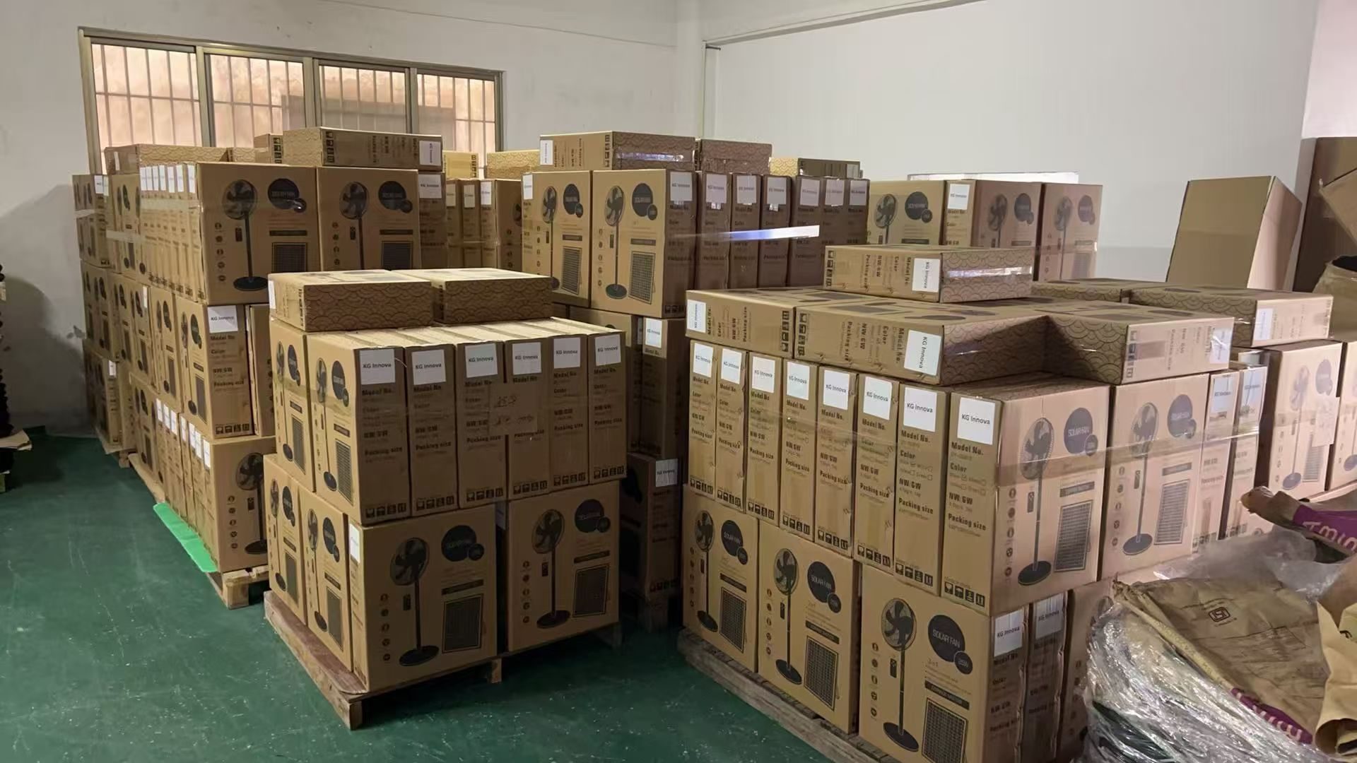 SolarBuyHub warehouse and production capability